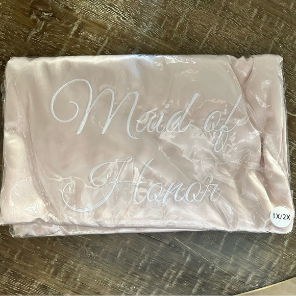 Maid of Honor Embroidered Satin Robe *BRAND NEW* - Picture 6 of 6